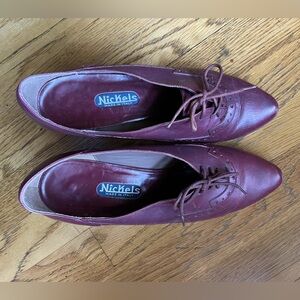 Nickels Women’s Burgundy leather vintage Oxford heels 6.5
